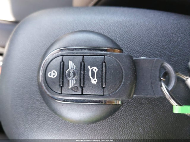 45261845 :رقم المزاد ، WMWXU3C53F2B59006 vin ، 2015 Mini Hardtop Cooper S مزاد بيع