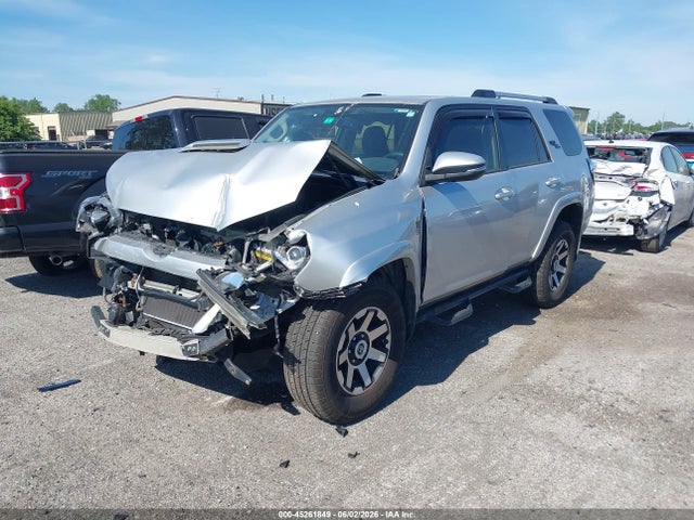 45261849 :رقم المزاد ، JTEBU5JR7J5505959 vin ، 2018 Toyota 4runner Trd Off Road Premium مزاد بيع