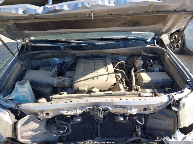 5TFDY5F14FX444165 Toyota Tundra Sr5 5.7l V8