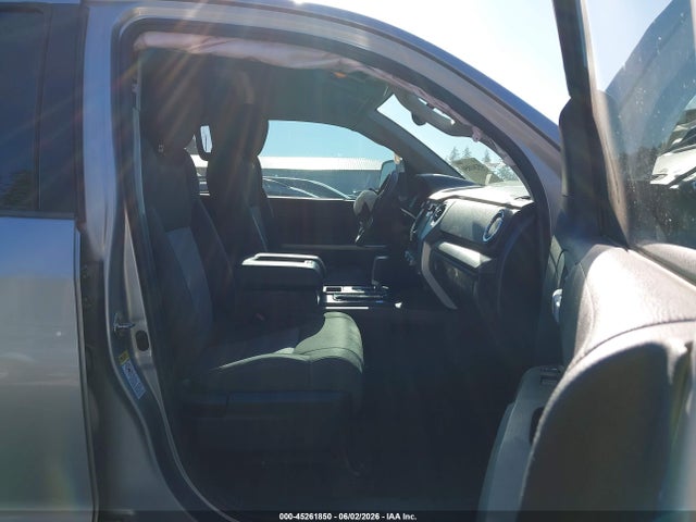5TFDY5F14FX444165 Toyota Tundra Sr5 5.7l V8