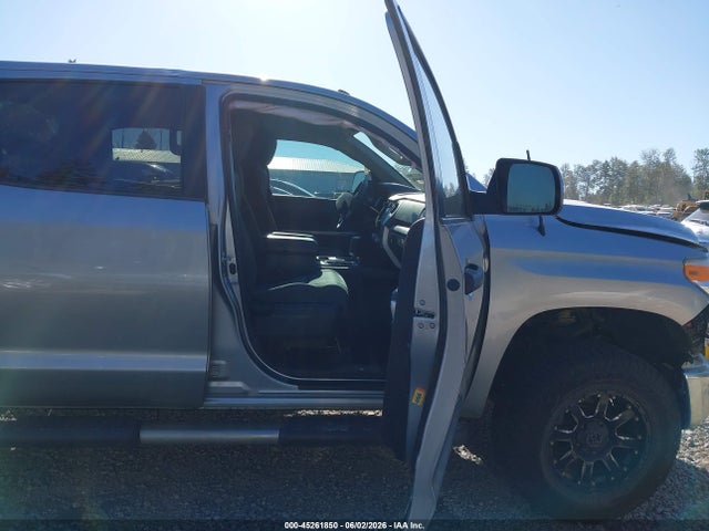 5TFDY5F14FX444165 Toyota Tundra Sr5 5.7l V8