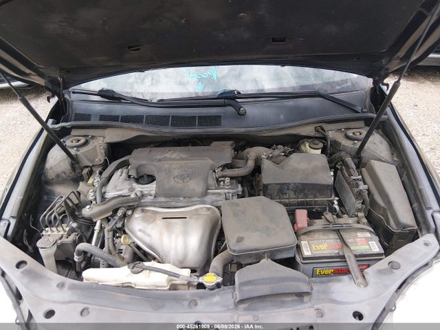 45261909 :رقم المزاد ، 4T4BF1FK1FR481062 vin ، 2015 Toyota Camry Le مزاد بيع