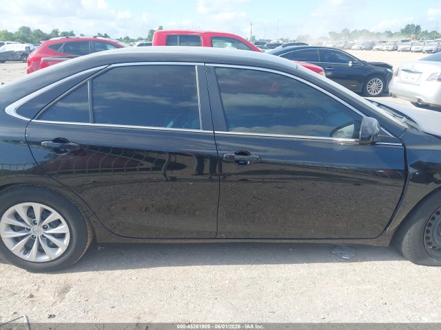 45261909 :رقم المزاد ، 4T4BF1FK1FR481062 vin ، 2015 Toyota Camry Le مزاد بيع