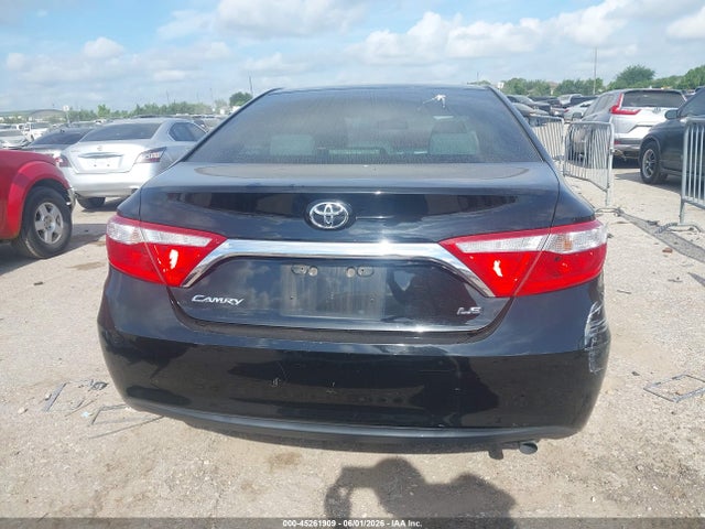 45261909 :رقم المزاد ، 4T4BF1FK1FR481062 vin ، 2015 Toyota Camry Le مزاد بيع