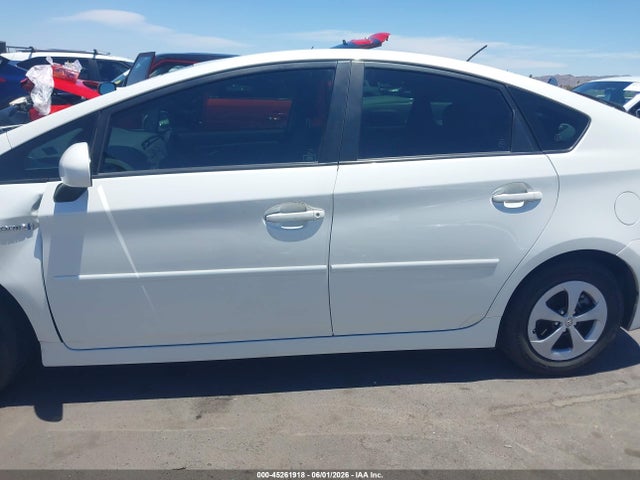 45261918 :رقم المزاد ، JTDKN3DU5F0439647 vin ، 2015 Toyota Prius Two مزاد بيع