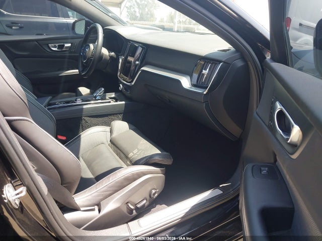 Volvo S60 B5 Plus Black Edition 2024 7JRL12FH6RG282248 Image 5