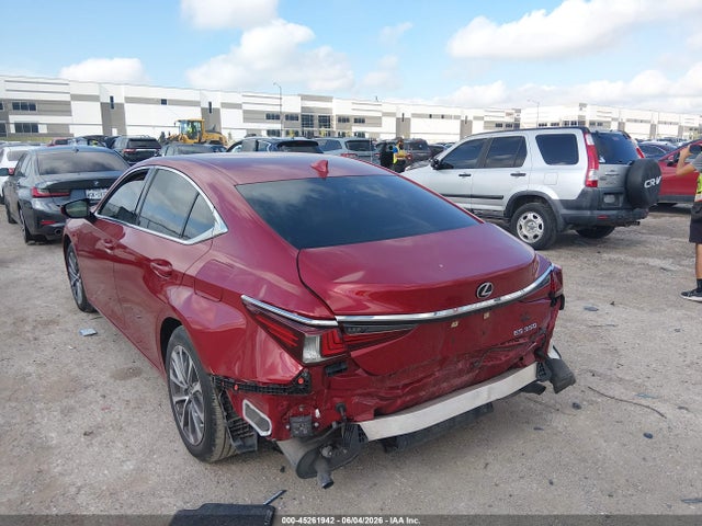 45261942 :رقم المزاد ، 58ACZ1B12NU114956 vin ، 2022 Lexus Es 350 مزاد بيع