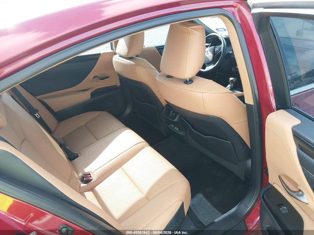 45261942 :رقم المزاد ، 58ACZ1B12NU114956 vin ، 2022 Lexus Es 350 مزاد بيع
