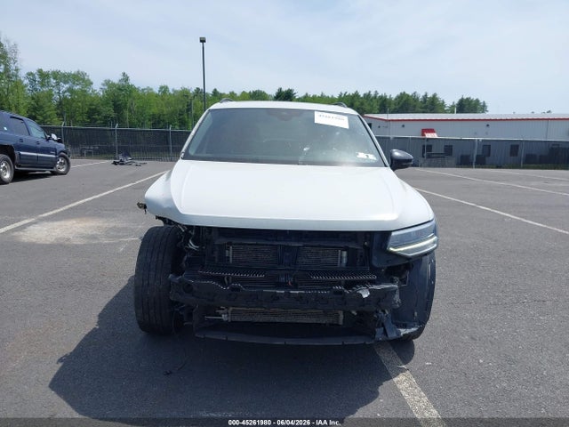 Продажа на аукционе авто 2022 Volkswagen Tiguan 2.0t Se R-line Black, vin: 3VV8B7AX9NM114893, номер лота: 45261980