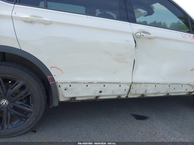Продажа на аукционе авто 2022 Volkswagen Tiguan 2.0t Se R-line Black, vin: 3VV8B7AX9NM114893, номер лота: 45261980