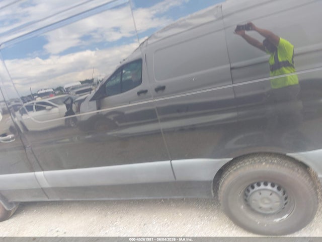 45261981 :رقم المزاد ، W1Z4DFHY0NT095790 vin ، 2022 Mercedes-benz Sprinter 2500 Standard Roof I4 Diesel مزاد بيع