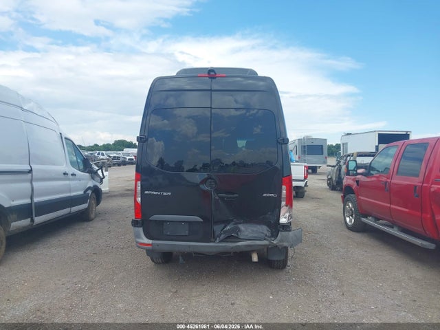 45261981 :رقم المزاد ، W1Z4DFHY0NT095790 vin ، 2022 Mercedes-benz Sprinter 2500 Standard Roof I4 Diesel مزاد بيع