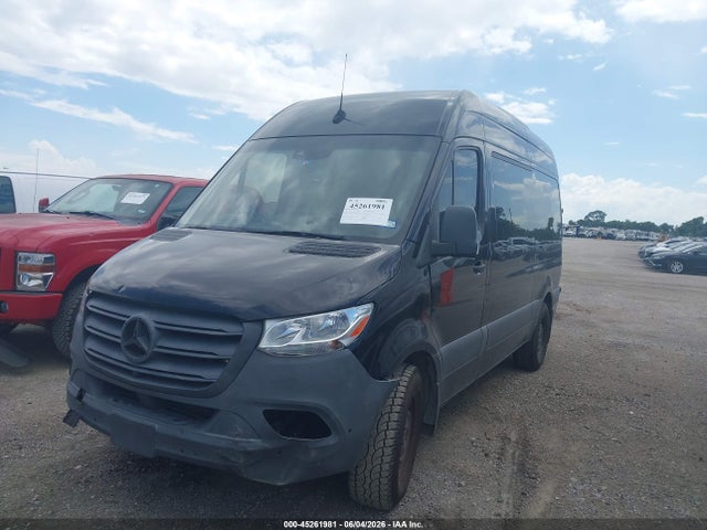 45261981 :رقم المزاد ، W1Z4DFHY0NT095790 vin ، 2022 Mercedes-benz Sprinter 2500 Standard Roof I4 Diesel مزاد بيع