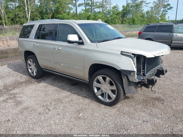 45262042 :رقم المزاد ، 1GYS3CKJ4HR344570 vin ، 2017 Cadillac Escalade Premium Luxury مزاد بيع