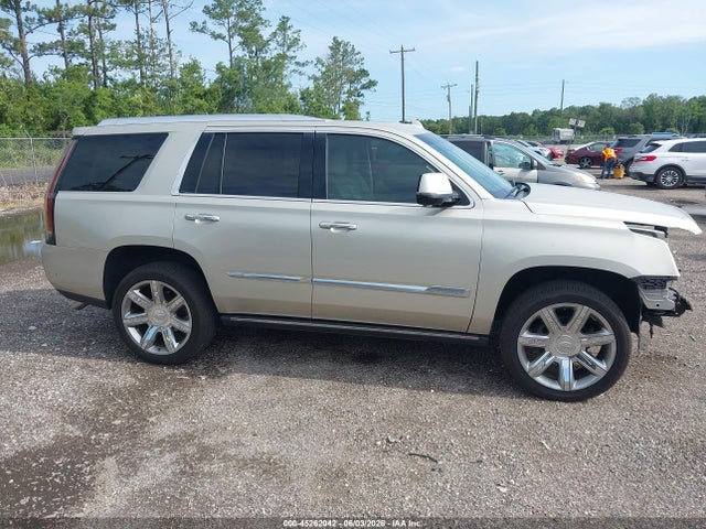 45262042 :رقم المزاد ، 1GYS3CKJ4HR344570 vin ، 2017 Cadillac Escalade Premium Luxury مزاد بيع