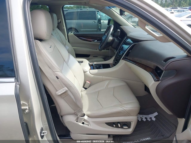 45262042 :رقم المزاد ، 1GYS3CKJ4HR344570 vin ، 2017 Cadillac Escalade Premium Luxury مزاد بيع