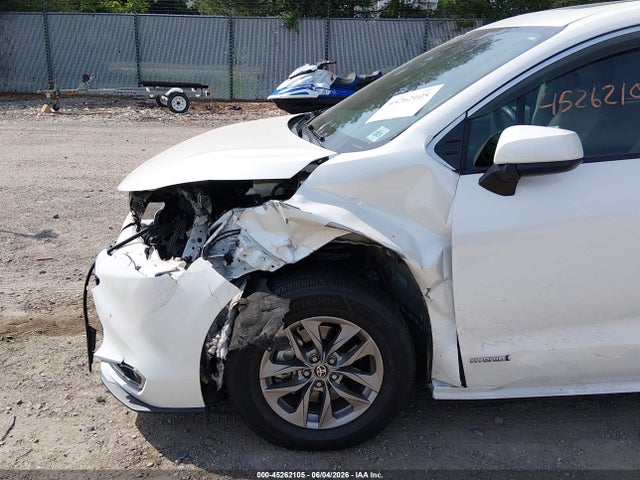 Продаж на аукціоні авто 2021 Toyota Sienna Xle, vin: 5TDYRKEC1MS028271, номер лоту: 45262105