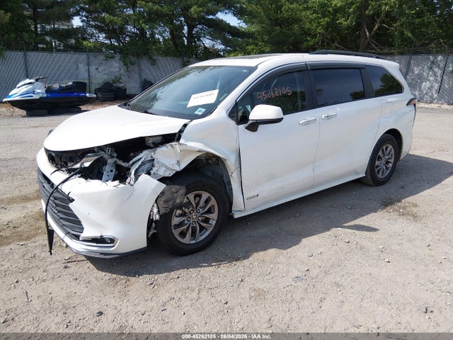 Продаж на аукціоні авто 2021 Toyota Sienna Xle, vin: 5TDYRKEC1MS028271, номер лоту: 45262105