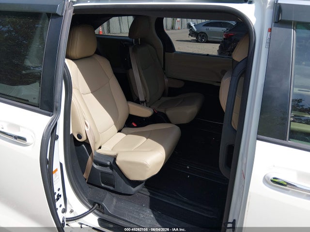 Продаж на аукціоні авто 2021 Toyota Sienna Xle, vin: 5TDYRKEC1MS028271, номер лоту: 45262105