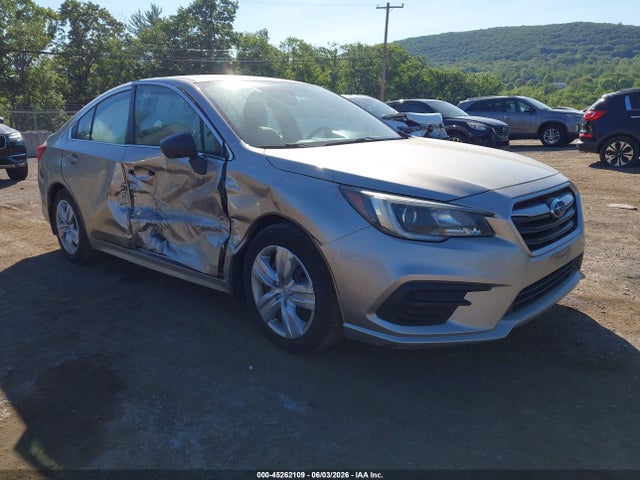 2018 Subaru Legacy 2.5i მანქანა იყიდება აუქციონზე, vin: 4S3BNAB60J3020413, აუქციონის ნომერი: 45262109