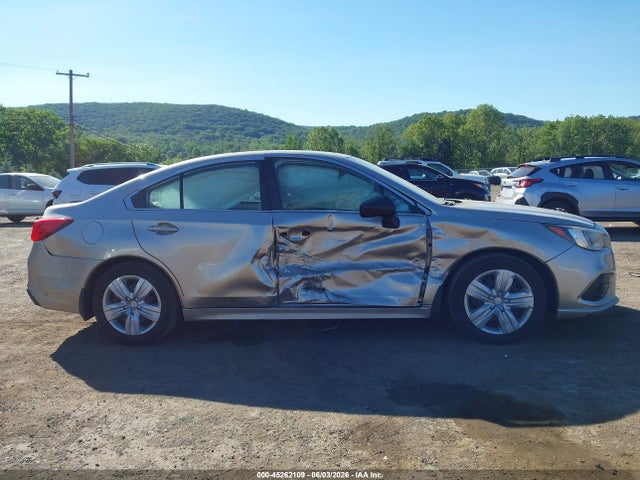 2018 Subaru Legacy 2.5i მანქანა იყიდება აუქციონზე, vin: 4S3BNAB60J3020413, აუქციონის ნომერი: 45262109