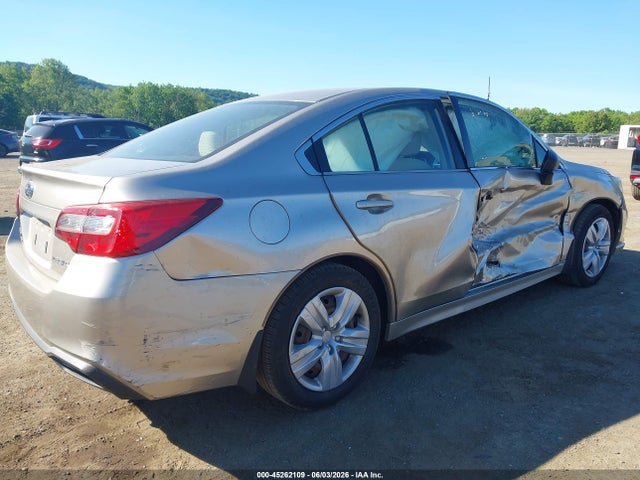 2018 Subaru Legacy 2.5i მანქანა იყიდება აუქციონზე, vin: 4S3BNAB60J3020413, აუქციონის ნომერი: 45262109
