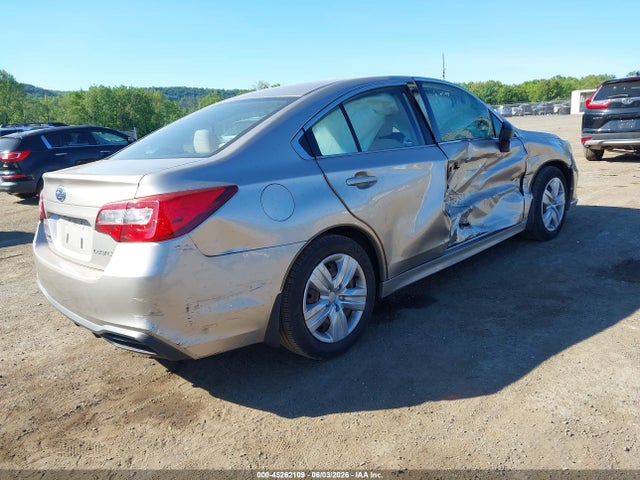 2018 Subaru Legacy 2.5i მანქანა იყიდება აუქციონზე, vin: 4S3BNAB60J3020413, აუქციონის ნომერი: 45262109