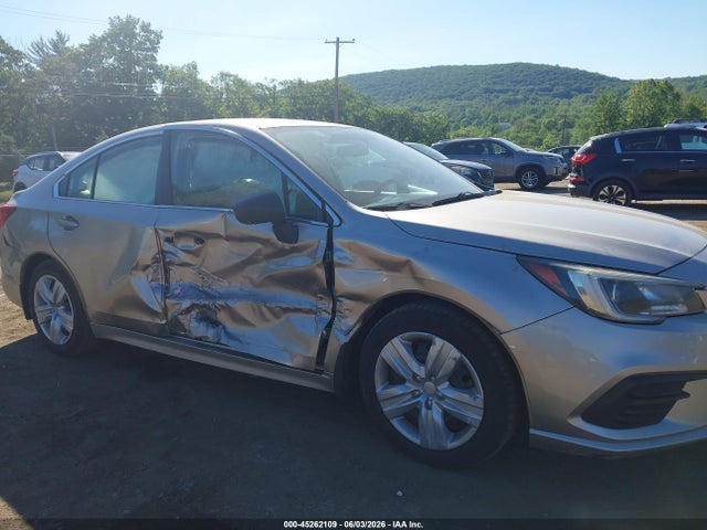 2018 Subaru Legacy 2.5i მანქანა იყიდება აუქციონზე, vin: 4S3BNAB60J3020413, აუქციონის ნომერი: 45262109