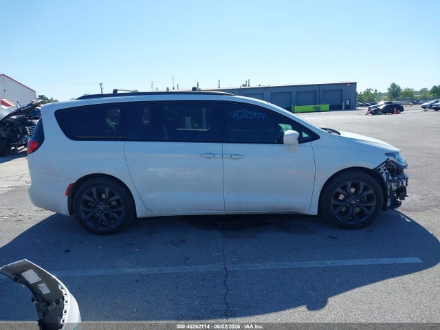 45262114 :رقم المزاد ، 2C4RC1FG5JR229161 vin ، 2018 Chrysler Pacifica Touring Plus مزاد بيع