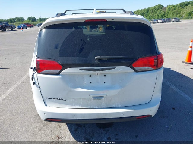 45262114 :رقم المزاد ، 2C4RC1FG5JR229161 vin ، 2018 Chrysler Pacifica Touring Plus مزاد بيع
