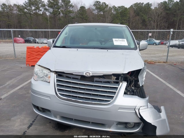 45262260 :رقم المزاد ، 2A4RR5D19AR503590 vin ، 2010 Chrysler Town & Country Touring مزاد بيع