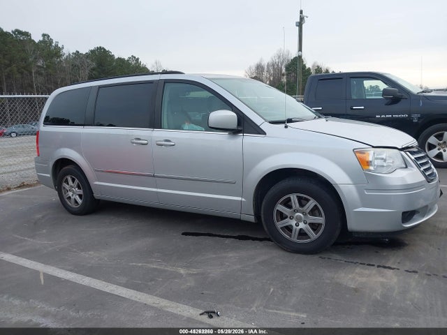 45262260 :رقم المزاد ، 2A4RR5D19AR503590 vin ، 2010 Chrysler Town & Country Touring مزاد بيع
