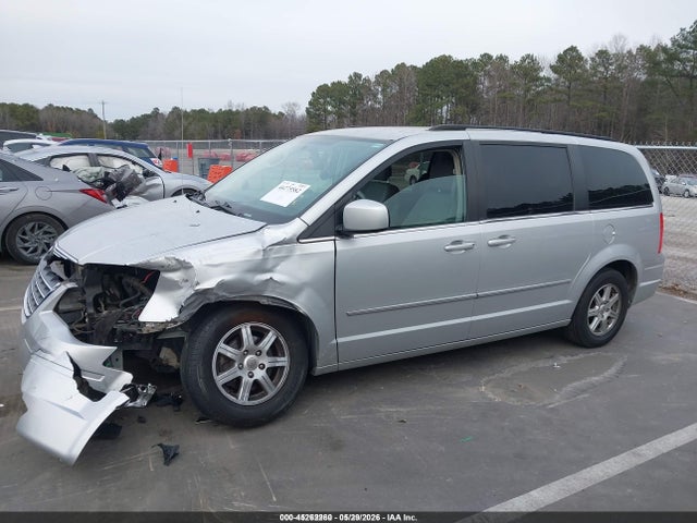 45262260 :رقم المزاد ، 2A4RR5D19AR503590 vin ، 2010 Chrysler Town & Country Touring مزاد بيع