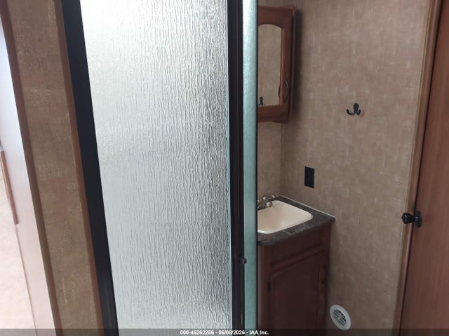 Продажа на аукционе авто 2016 Jayco White Hawk 27dsrl Travel Trailer, vin: 1UJBJ0BPXG14B0157, номер лота: 45262286
