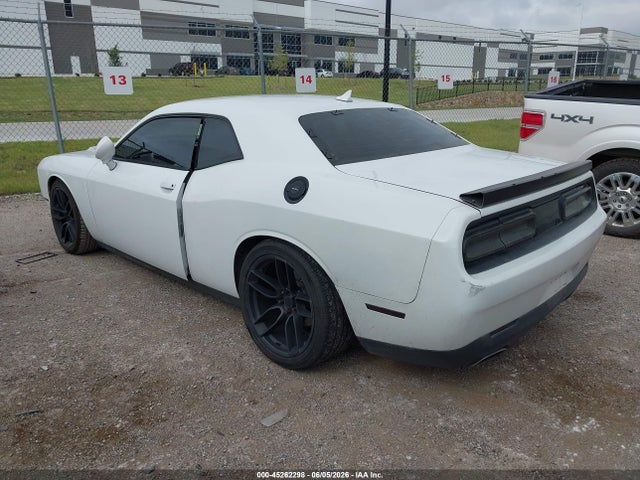 45262298 :رقم المزاد ، 2C3CDZAG6FH737360 vin ، 2015 Dodge Challenger Sxt مزاد بيع