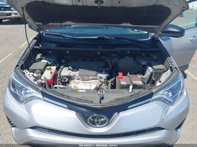 2T3ZFREV3JW521743 Toyota RAV4 LE