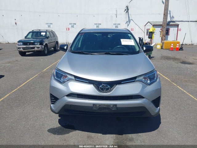 2T3ZFREV3JW521743 Toyota RAV4 LE