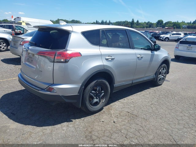2T3ZFREV3JW521743 Toyota RAV4 LE