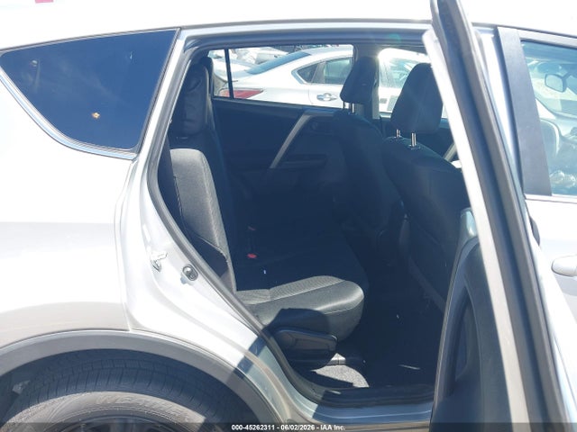 2T3ZFREV3JW521743 Toyota RAV4 LE
