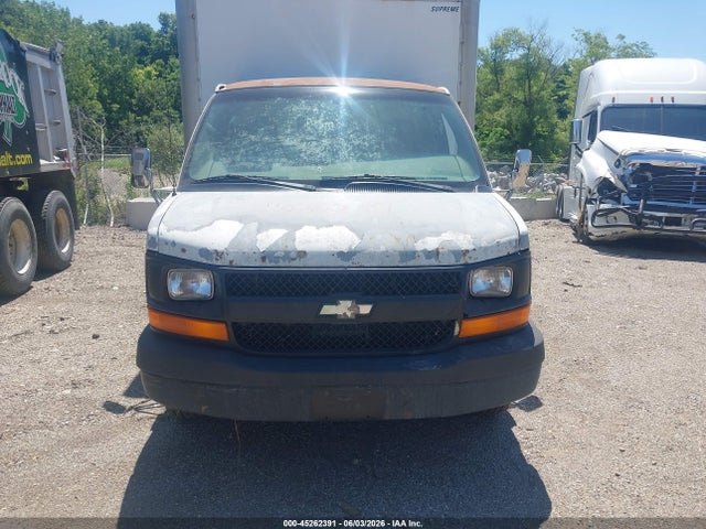2004 Chevrolet Express Cutaway Base W/c7l/c7n მანქანა იყიდება აუქციონზე, vin: 1GBJG31U341127008, აუქციონის ნომერი: 45262391