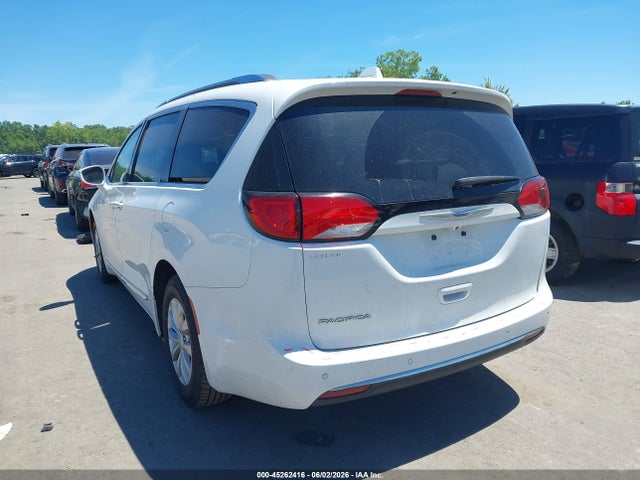 Продаж на аукціоні авто 2018 Chrysler Pacifica Touring L, vin: 2C4RC1BG2JR142517, номер лоту: 45262416