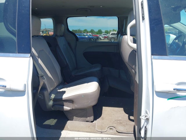 2018 Chrysler Pacifica Touring L მანქანა იყიდება აუქციონზე, vin: 2C4RC1BG2JR142517, აუქციონის ნომერი: 45262416