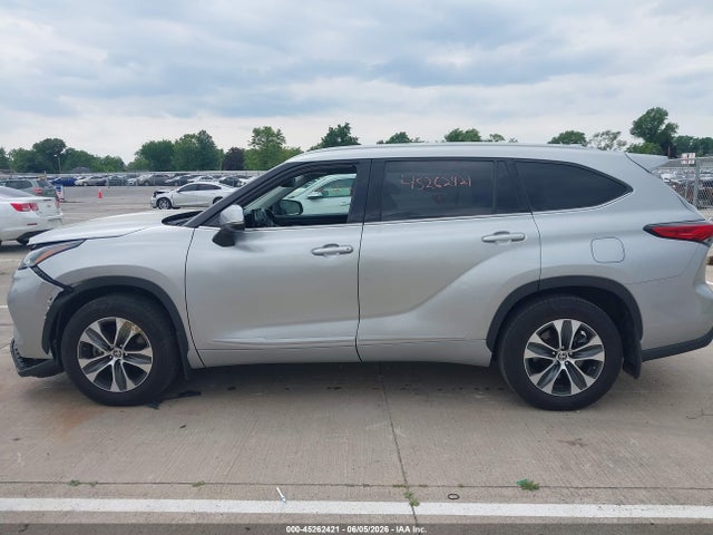 Toyota Highlander Xle 2022 5TDGZRBH6NS593041 Image 14