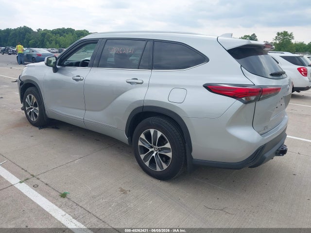 Toyota Highlander Xle 2022 5TDGZRBH6NS593041 Image 3