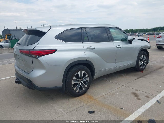 Toyota Highlander Xle 2022 5TDGZRBH6NS593041 Image 4