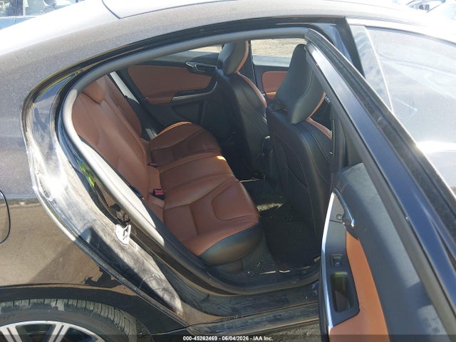 45262469 :رقم المزاد ، YV149MFM9G1400775 vin ، 2016 Volvo S60 T6 Drive-e Platinum مزاد بيع