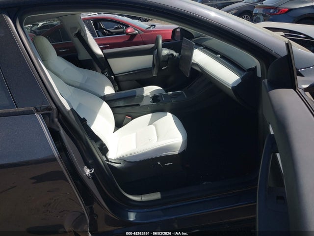 Продажа на аукционе авто 2021 Tesla Model Y Long Range Dual Motor All-wheel Drive, vin: 5YJYGAEEXMF136894, номер лота: 45262491