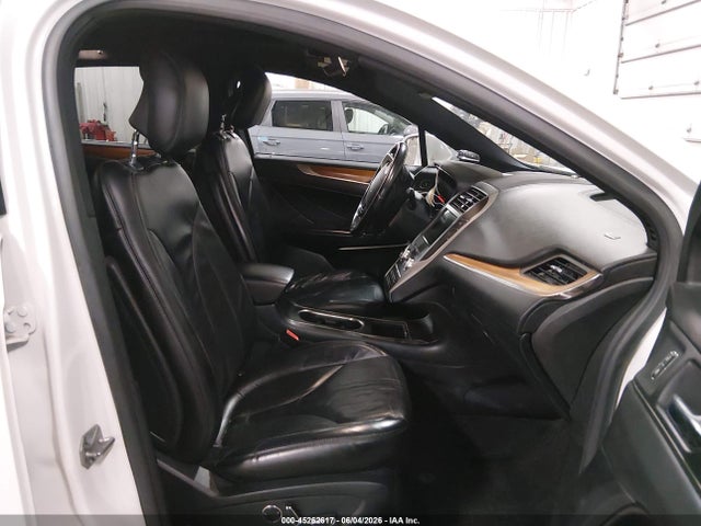 2017 Lincoln Mkc Select მანქანა იყიდება აუქციონზე, vin: 5LMCJ2D98HUL21845, აუქციონის ნომერი: 45262617