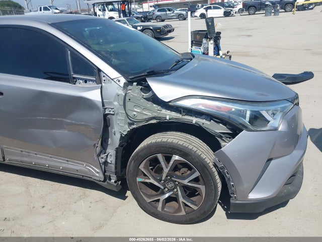 NMTKHMBXXJR026136 Toyota C-HR XLE