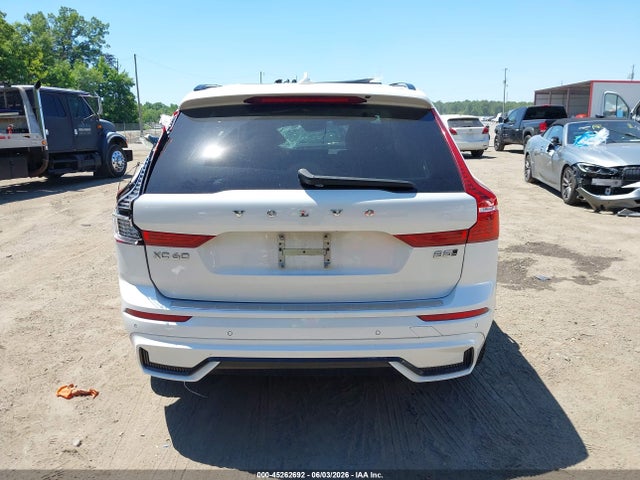 45262692 :رقم المزاد ، YV4L12RW9P1305768 vin ، 2023 Volvo Xc60 B5 Plus Dark Theme مزاد بيع
